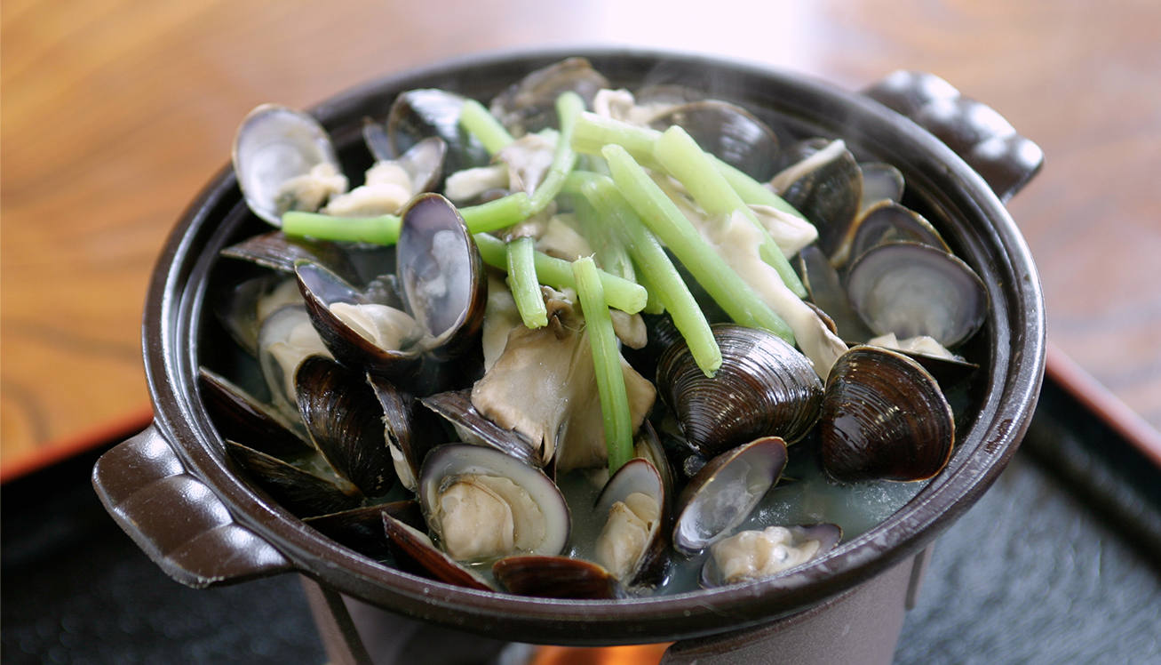 新鮮な旬の食材を使った手作り料理の画像02
